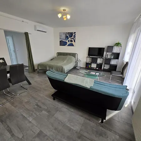 Apartment Rottenbiller Gardens Budapest